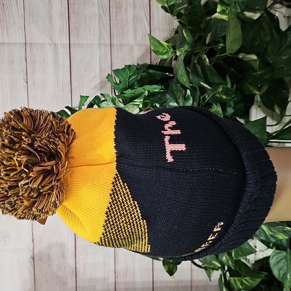The North Face NWT Recycled Pom Pom Aviator Navy/Yellow Knit Beanie/ Unisex/OS - Picture 3 of 7